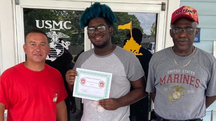 Scholarship Award Pic